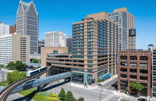 Downtown Detroit Hotel | Courtyard by Marriott Detroit Downtown