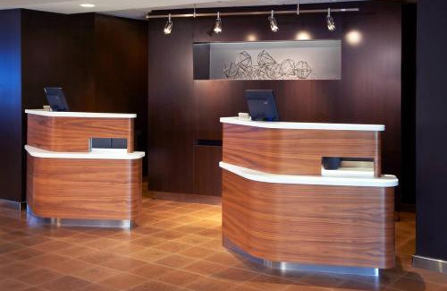 Warren Hotel | Courtyard by Marriott Detroit Warren