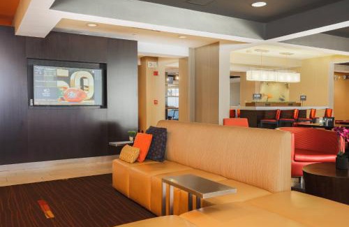 Flint Hotel | Courtyard by Marriott Flint Grand Blanc