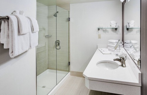 Cromwell Hotel | Courtyard by Marriott Hartford Cromwell