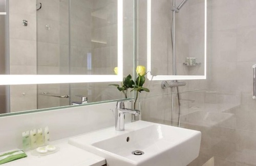 Business District House | Courtyard by Marriott Vilnius Superior Double BB