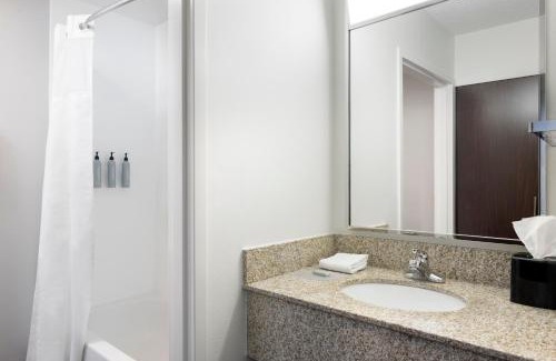 Springfield Hotel | Courtyard by Marriott Springfield Airport