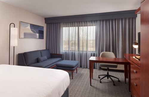 Glassboro Hotel | Courtyard Glassboro Rowan University