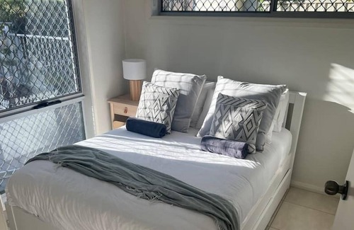 Turner Apartment | Courtyard ground floor Apt 2 Bed, 1 Bath, 1 Car