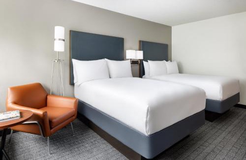 Montvale Hotel | Courtyard Montvale
