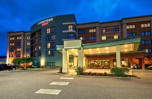 Central Newport News Hotel | Courtyard Newport News Airport