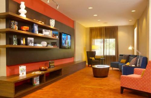 Oxford Valley Hotel | Courtyard Philadelphia/Langhorne
