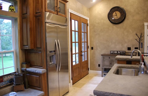 Fishertown Cottage | Covered Bridge Cottage Near Historic Downtown Bedford