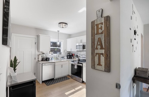 Durham House | Coveted home in Watts-Hillendale neighborhood. Close to Duke Hospital/VA