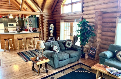 Gulnare Cabin | Cowboy Cabin in the Mountains - Quiet Getaway