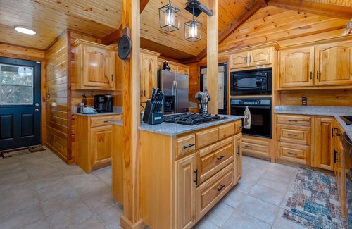 Saint Jo Cabin | Cowboy Cabin: The Bluffs at Saint Jo
