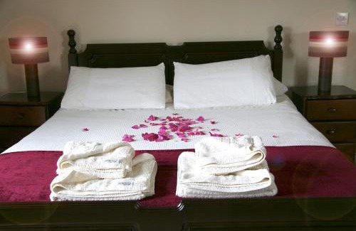 Ashbourne Apartment | Cowshed - Duffys Ballybin 4-star