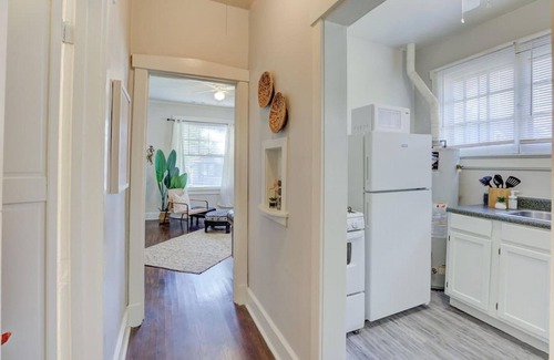 Cooper-Young Historic District House | Cox A · Memorable Nomad Haven! Walk to Cooper Young's Best