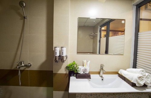 Quan Kien An Hotel | Cozi9 Hotel