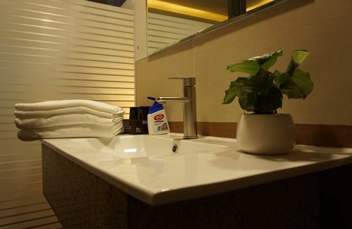 Quan Kien An Hotel | Cozi9 Hotel