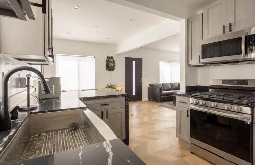 Los Angeles Villa | Coziest 1BD Bungalow 8min from airport, 4 min SoFi