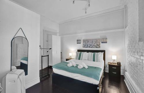 Cobourg Apartment | Cozy 1 Bed Apt Mins to Downtown and Beach Parking