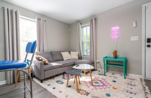 Columbia Apartment | Cozy 1 bed APT near Five Points! Bring your pets!