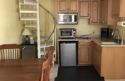 Lakeside Condo | Cozy 1-bedroom condo in wonderful Lakeside Marblehead with WiFi, AC