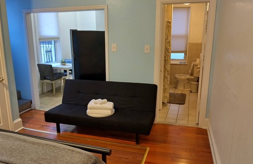 Washington Square West Apartment | Cozy - 1 bedroom 2 bedsnnice apartmen for friends or family