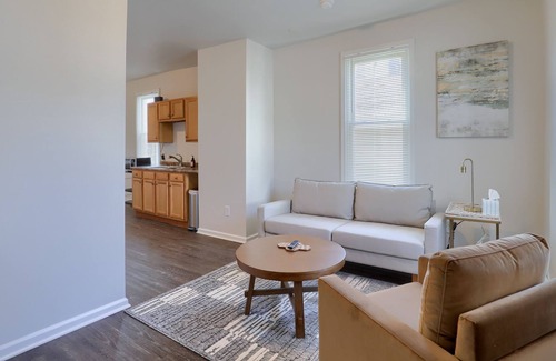 Middletown House | Cozy 1 bedroom Apartment-- 15 minutes form Hershey!