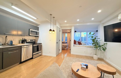 Bedford-Stuyvesant Apartment | Cozy 1-bedroom apartment in fantastic Brooklyn with AC, WiFi