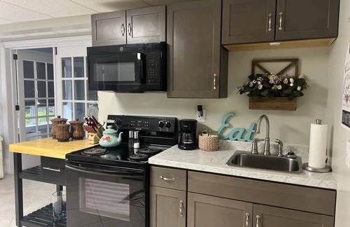 Lewisburg Apartment | Cozy 1 bedroom apartment in a beautiful, woodsy neighborhood.