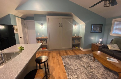 Hamilton Apartment | Cozy 1-bedroom apartment @ Hamilton Lake with lake access and boat pier