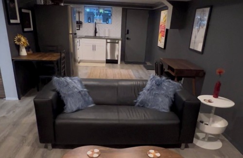 Highline Apartment | Cozy 1-bedroom apartment in beautiful Seattle, basic amenities & paid utilities
