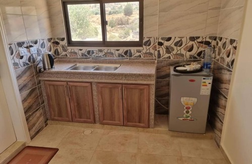 Wadi Musa Apartment | Cozy 1-bedroom apartment with WiFi, AC in delightful Petra