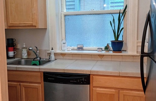 Alphabet Historic District Condo | Cozy 1-bedroom condo in welcoming Portland with AC, WiFi