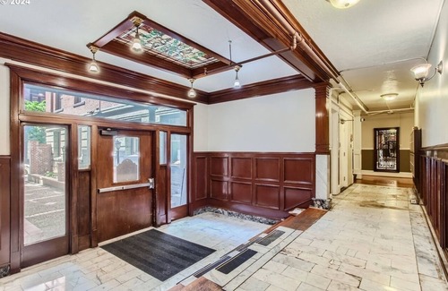 Alphabet Historic District Condo | Cozy 1-bedroom condo in welcoming Portland with AC, WiFi