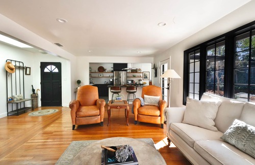 Fair Oaks House | Cozy 1-Bedroom Modern Cottage with Pool & Hot Tub