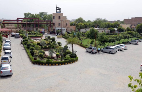 Vrindavan Apartment | Cozy 1-bedroom with WiFi and AC in charming Vrindavan