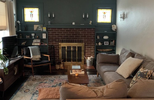Westwood House | Cozy 1 BR and Bathroom Share in 3BR House In Westwood- Female Only