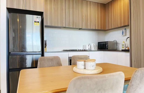 Burwood Apartment | Cozy 1B1B in Burwood CBD