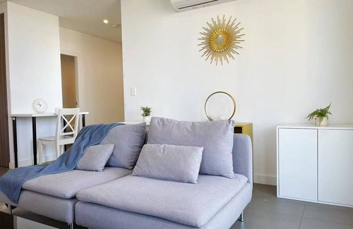 Burwood Apartment | Cozy 1B1B in Burwood CBD