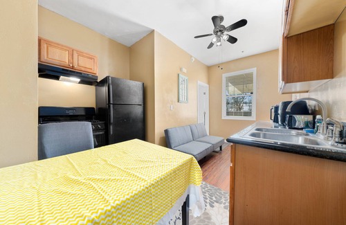 Southeastern Sacramento Apartment | Cozy 1bdr/1br near downtown