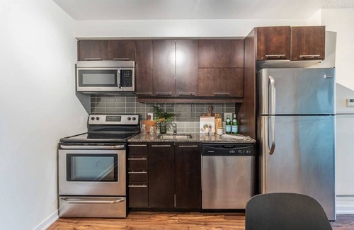 Beaconsfield Village Apartment | Cozy 1bed condo in Toronto downtown