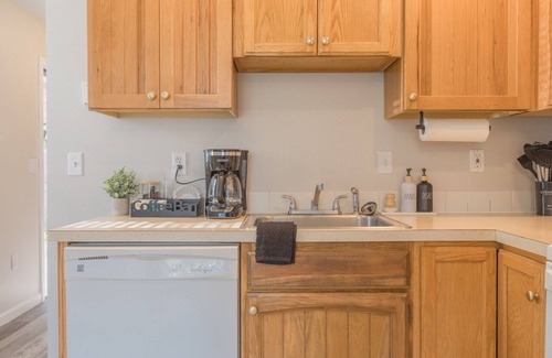 Forest Grove House | Cozy 1BR Near Downtown FG & Pacific University