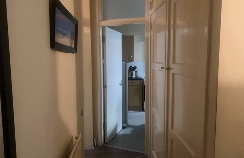 Hammersmith Broadway Apartment | Cozy 2-bed flat 2 mins from Hammersmith St.