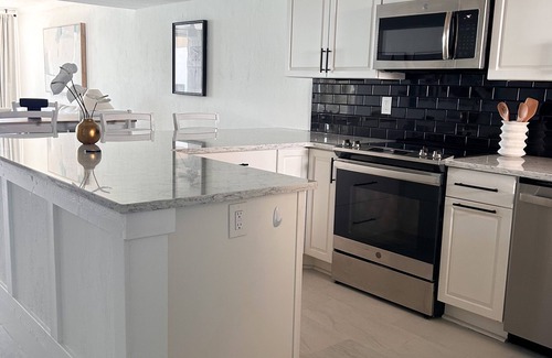 Ocean View Halifax Estates Condo | Cozy 2-bedroom condo in charming Daytona Beach Shores.