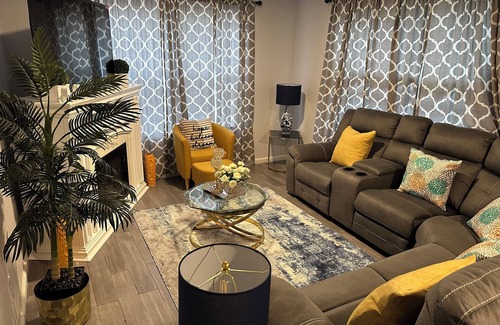 Linwood Apartment | Cozy 2-bedroom apartment with AC and WiFi in awesome Boothwyn