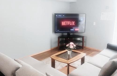 Calgary Apartment | Cozy 2-Bedroom Basement Suite Retreat Calgary