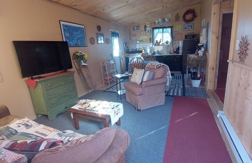 Greentown Cabin | Cozy 2-bedroom cabin with free parking.