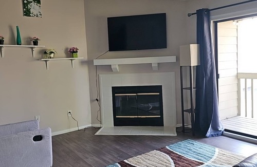 Pike Condo | Cozy 2-bedroom,Close to Indy 500, International Airport, Bolt yard,Colt Stadium