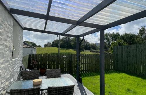 Saint John's Town of Dalry House | Cozy 2 bedroom cottage with log burner close to Loch Ken