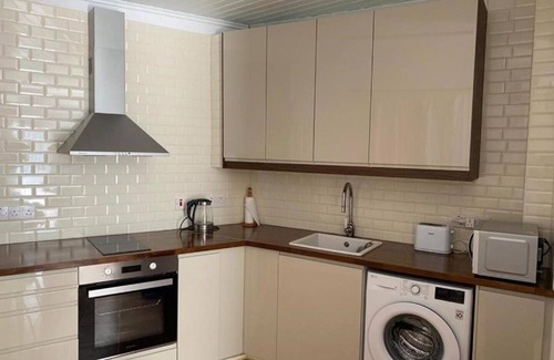 Prodromi House | Cozy 2-bedroom home in Polis Chrysochous, with WiFi, AC, balcony and more!