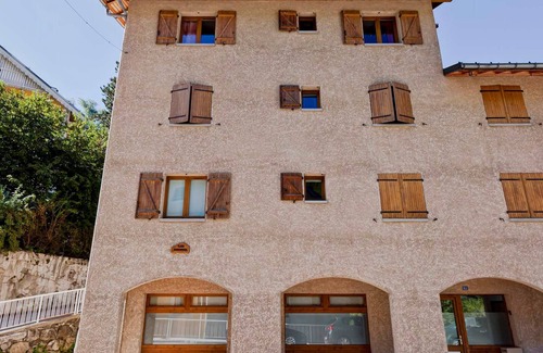 Brides-les-Bains Apartment | Cozy 2-bedroom apartment, near shops, parking, wifi, pets allowed
