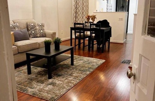 Graduate Hospital House | Cozy 2-Bedroom home near Rittenhouse area